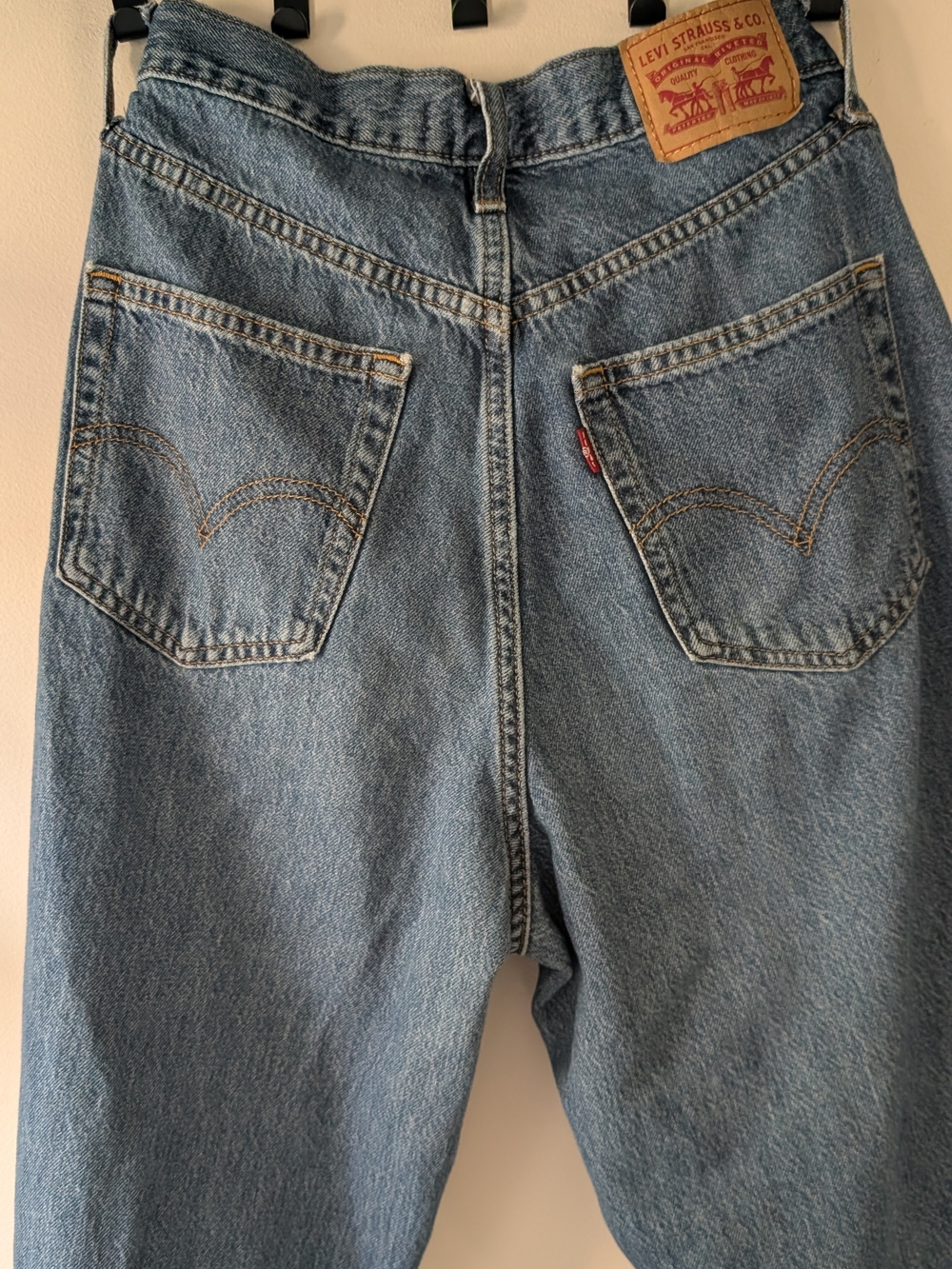 Levi's Ribcage Straight Cut - Picture 3 of 5